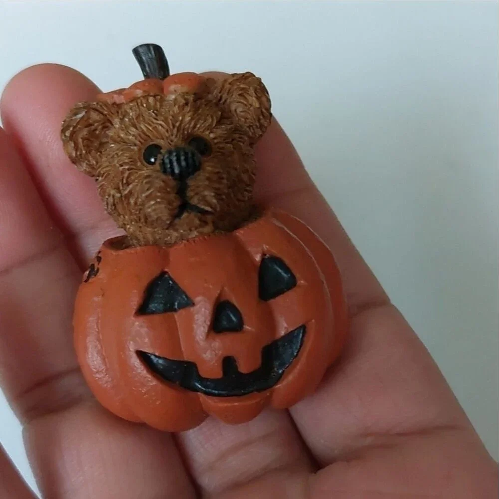 Vintage pumpkin brooches